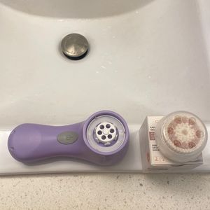 Clarisonic Mia with 3 brand new Radiance brush heads